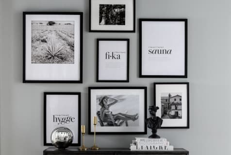 how to hang wall art themes